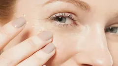 手入れの行き届いた女性ほど、目の周りの肌が疲れて見えてしまう5つの間違い