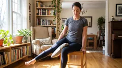 太ももの脂肪を落とす：フィットネストレーナーが教える3つのエクササイズ